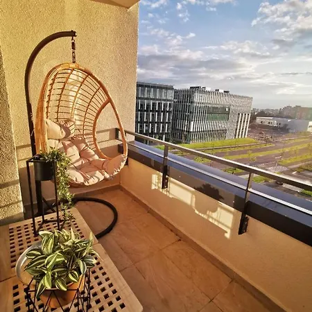 Cliche Luxury Apartment *