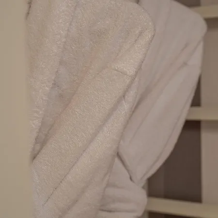 Cliche Luxury ブラショフ