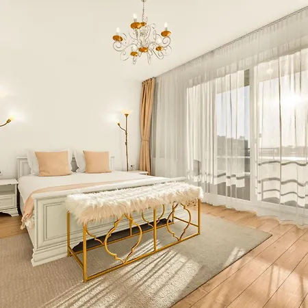 Cliche Luxury *