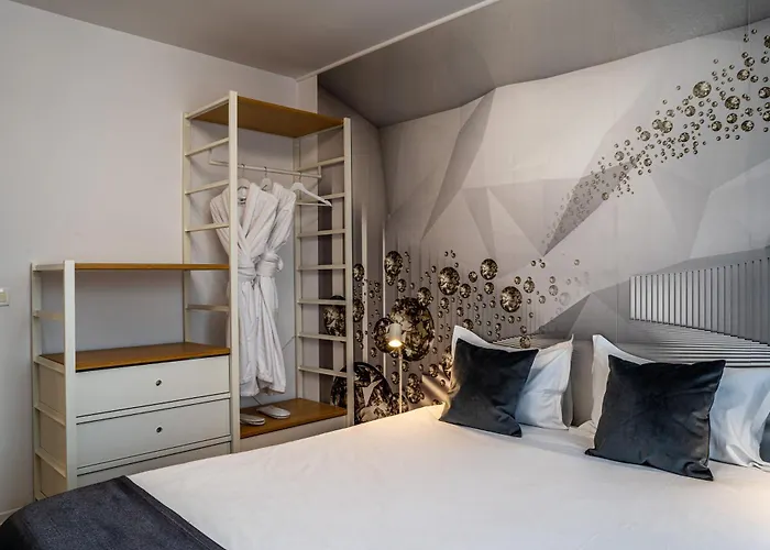 Apartment Cliche Luxury *