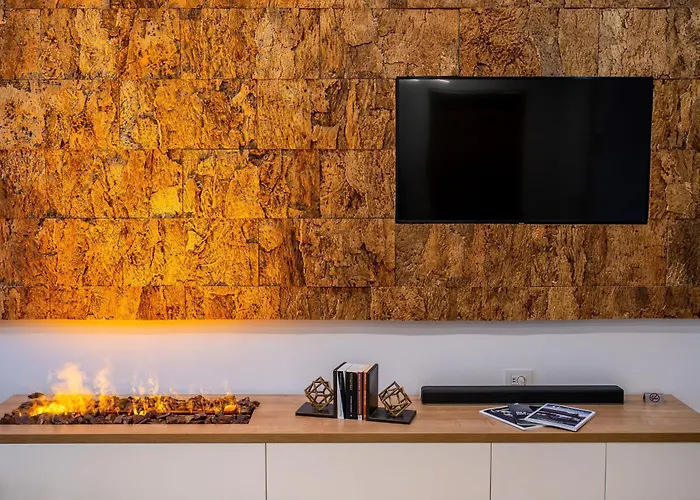 Cliche Luxury Apartment *